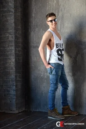 Bisexual Escort Giovanni 24yr - masseur