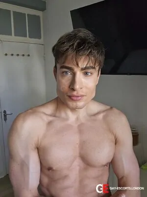 Gay Escort Magnus 28yr - always safe sex