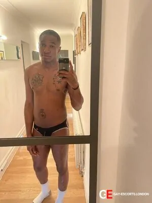 Gay Escort Cedric 30yr - gangbang