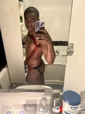 Gay Escort Cedric 34yr - gangbang