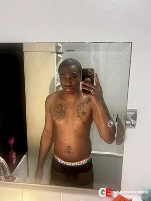 Gay Escort Cedric 34yr - double penetration