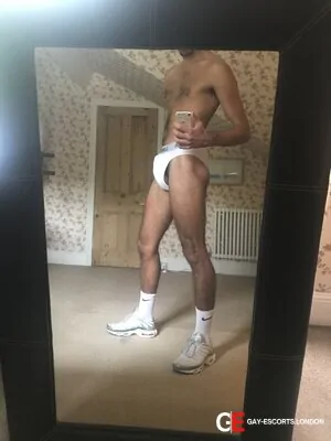 Gay Escort Byron 28yr - massage