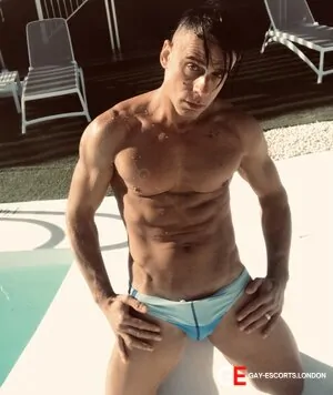 Gay Escort Marcus 34yr - licking