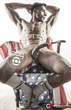 Gay Escort Marcus 34yr - licking