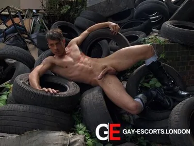 Gay Escort Marcus 34yr - licking