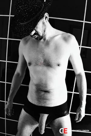 Gay Escort Mikeyxxl10 40yr - always safe sex