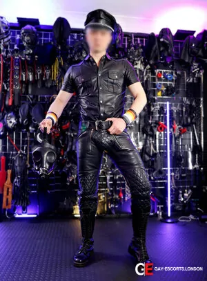 Gay Escort Master Alecs 30yr - always safe sex