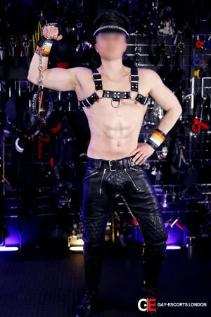 Gay Escort Master Alecs 30yr - always safe sex