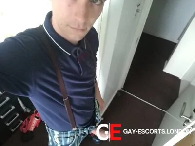 Escort Aaron 23yr - massage