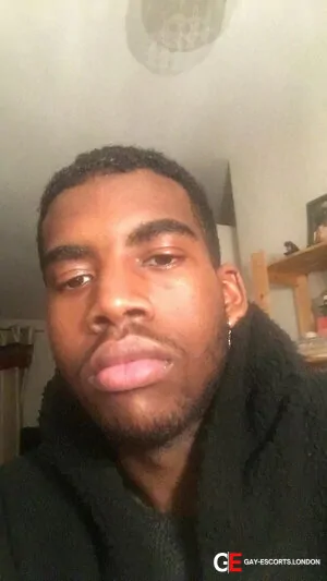 Gay Escort Antoine 25yr - 69