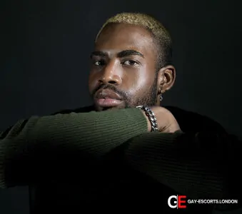 Gay Escort Antoine 25yr - cum on body