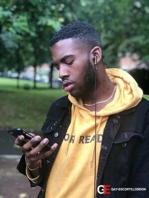 Gay Escort Antoine 25yr - trio m/m