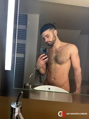 Gay Escort Davide 24yr - trios
