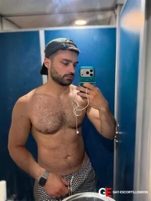 Gay Escort Davide 25yr - exhibitionist