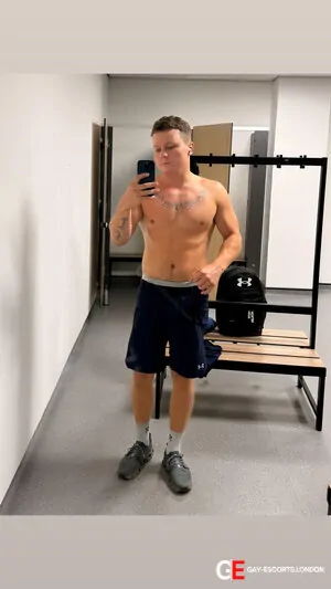 Bisexual Escort Dan English 29yr - rimming