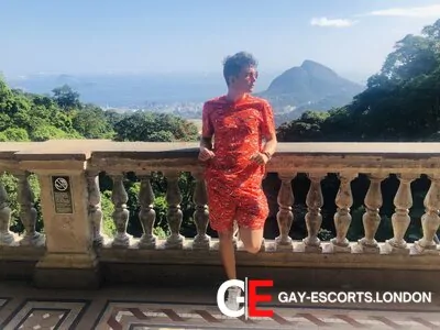 Gay Escort Miguel 20yr - sucking