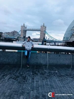 Gay Escort Miguel 20yr - licking