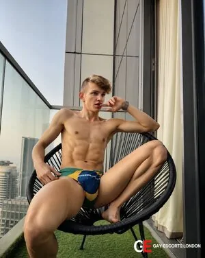 Gay Escort Derick 26yr - always safe sex