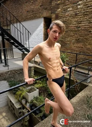 Gay Escort Derick 26yr - always safe sex