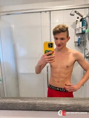 Gay Escort Derick 26yr - always safe sex
