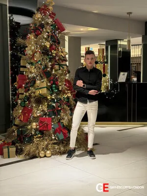 Gay Escort Derick 26yr - always safe sex