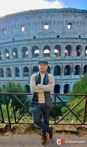 Gay Escort Joshua_big 33yr - spitting