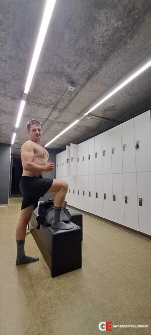 Gay Escort Joshua_big 33yr - double penetration