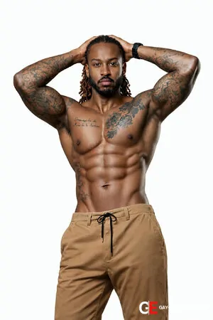 Bisexual Escort Bigboyderek 31yr - gangbang