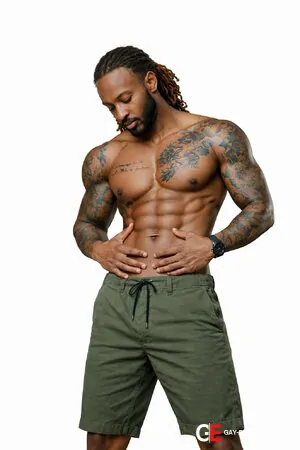 Bisexual Escort Bigboyderek 31yr - trio m/f