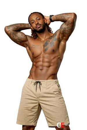 Bisexual Escort Bigboyderek 31yr - cum on face