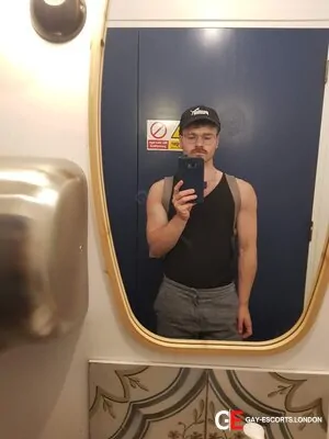 Gay Escort Eddy 25yr - always safe sex