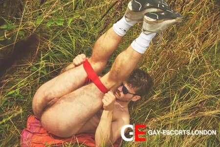 Gay Escort Eddy 27yr - groups