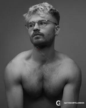 Gay Escort Eddy 25yr - facesitting