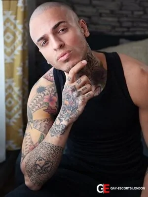 Gay Escort Leo Rex 24yr - licking