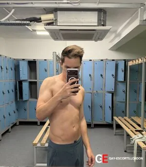 Gay Escort Laurent 25yr - trios