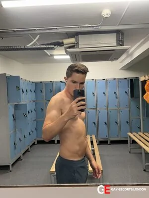 Gay Escort Laurent 25yr - trios