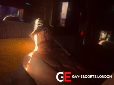 Gay Escort Max 47yr - double penetration