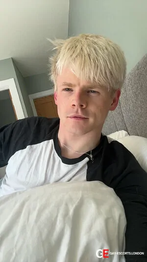 Gay Escort Kay 24yr - blowjob