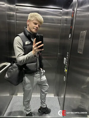 Gay Escort Kay 24yr - always safe sex