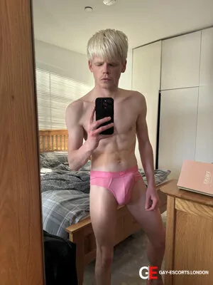 Gay Escort Kay 24yr - massage
