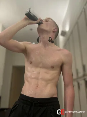 Gay Escort Kay 24yr - rimming