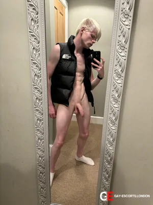 Gay Escort Kay 24yr - massage