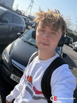 Gay Escort 🇬🇧 Kameron 21yr - double penetration