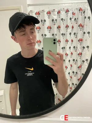 Gay Escort 🇬🇧 Kam 🇬🇧 23yr - gangbang