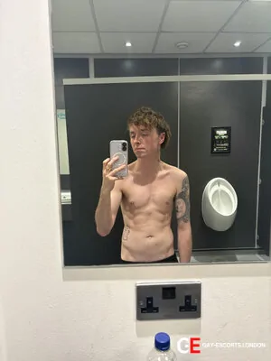 Gay Escort 🇬🇧 Kameron 21yr - double penetration