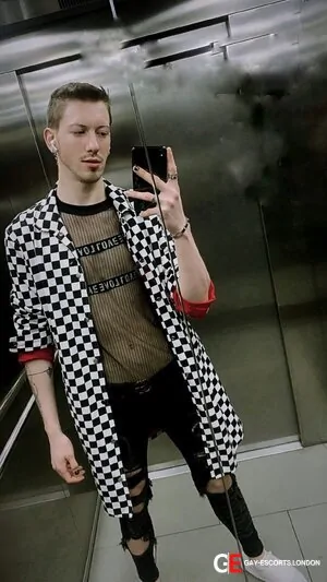 Gay Escort Robi 24yr - always safe sex