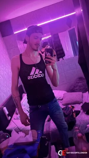 Gay Escort Robi 24yr - always safe sex