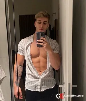 Bisexual Escort Justin 22yr - sucking