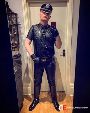 Gay Escort Sir Roco 36yr - spanking