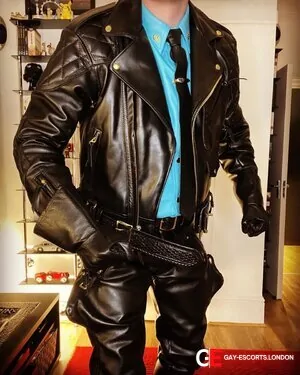 Gay Escort Sir Roco 36yr - sportwear